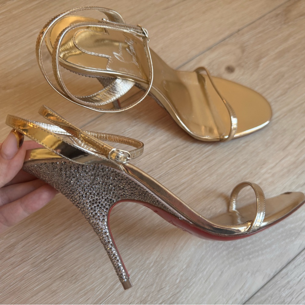 Christian Louboutin arch queen *authentic* retail $1,595